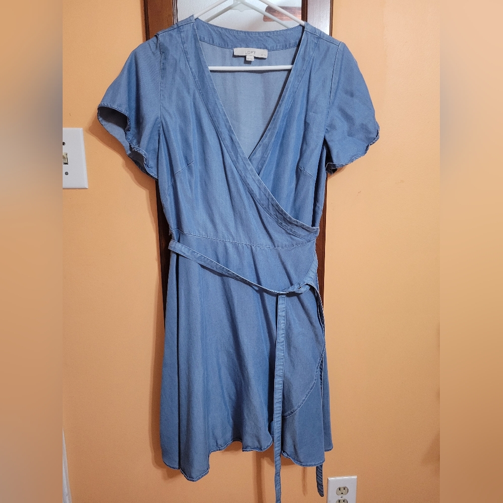 LOFT Petite Chambray Wrap Dress With Flutter Sleeves Size 10 Petite